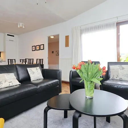 度假居 Hollandsche Tulp By Interhome